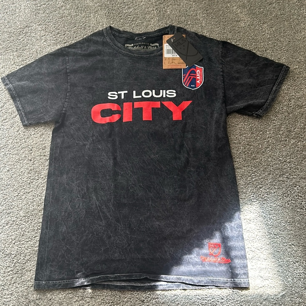 Small St. Louis City shirt